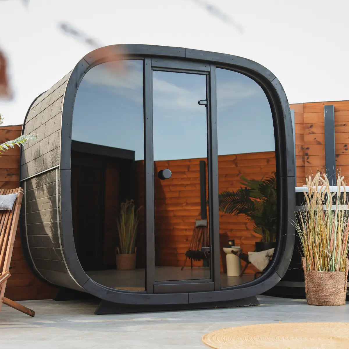 Leil® Black Cube 4 Person Outdoor Sauna Kit