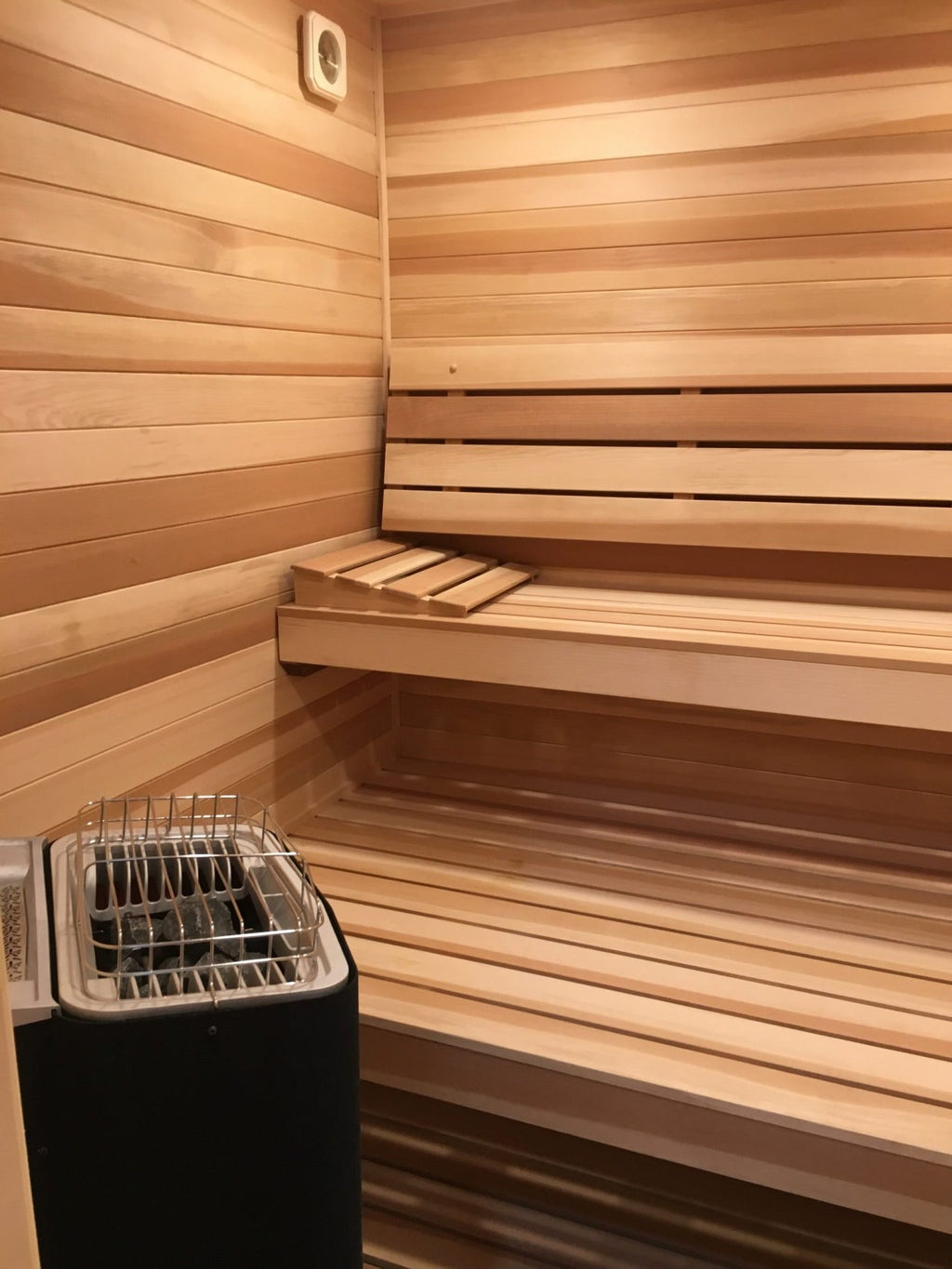 Finnish Sauna Builders 7' x 7' x 7' Pre-Built Outdoor Sauna Kit with Cedar Panelized Roof
