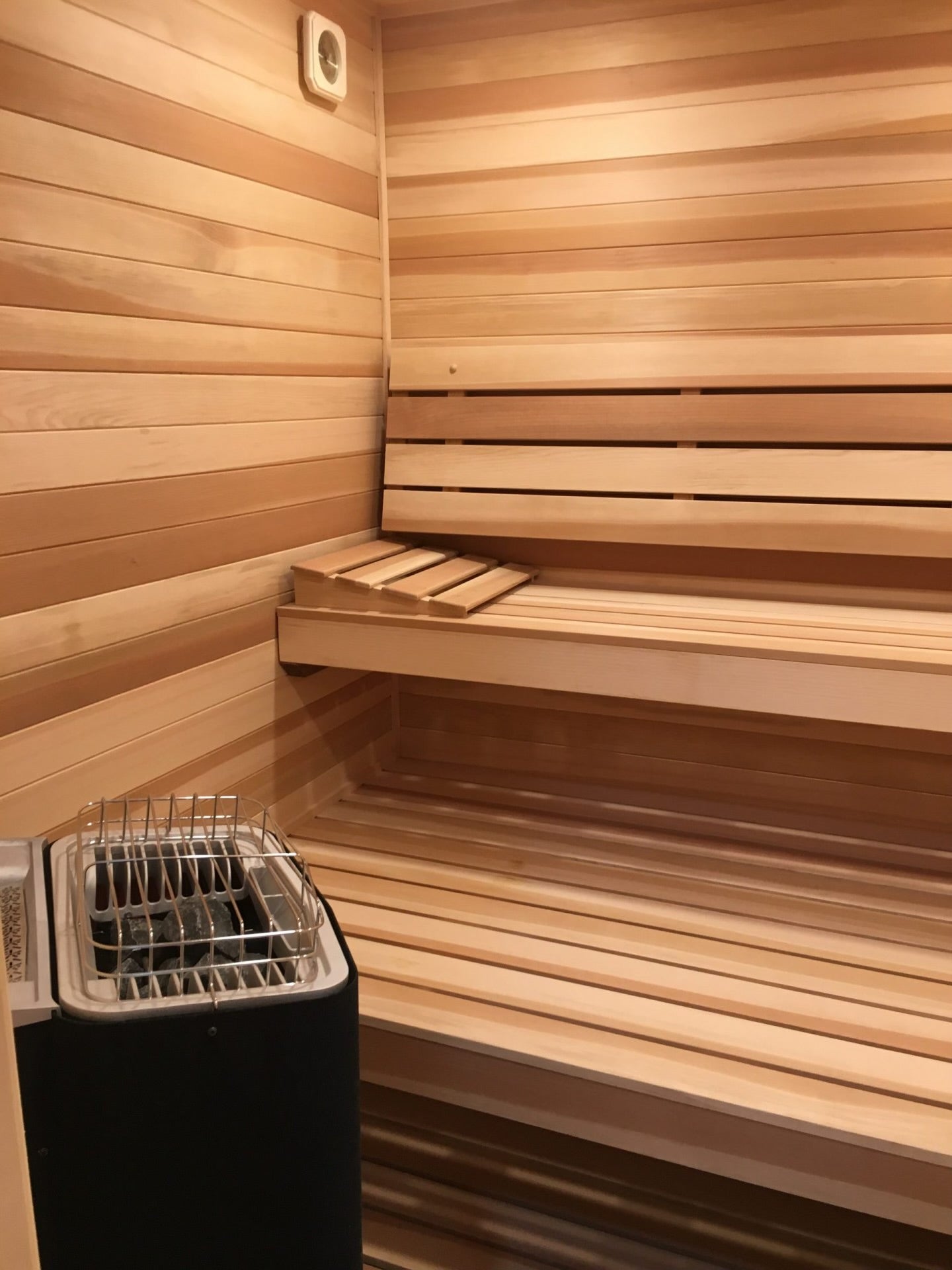 Finnish Sauna Builders 7' x 7' x 7' Pre-Built Outdoor Sauna Kit with Cedar Panelized Roof